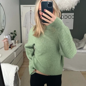 Stickad tröja - Mycket bra skick!