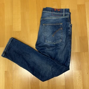 Dondup Jeans - Ett par skit snygga dondup jeans. Skick 10/10.
