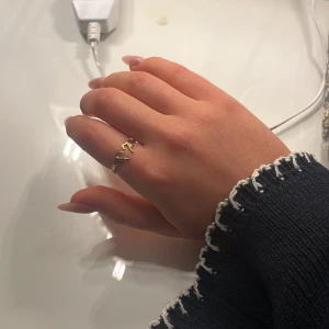 Guldring  - Jättesöt guldring köpt från Spanien. Justerbar och rostar inte💓