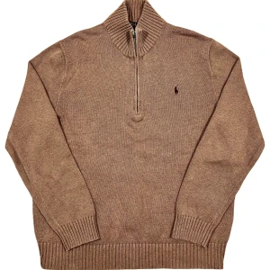 Ralph Lauren Half-Zip Brun - Half-Zip tröja från Ralph Lauren. Tröjan är i superskick, storlek L. Ställ gärna frågor!😊