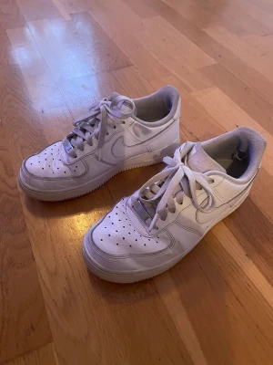 Nike airforce - Klassiska nike airforce, ganska använda. Storlek 38,5.