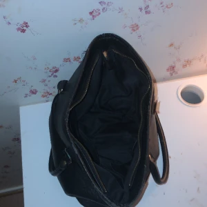Don Donna väska - En väska för endast 100kr Vanliga pris:400kr