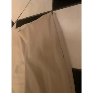 Kostym byxor - Snyggaste kostymbyxorna med slits Sitter tight helt nya aldrig använda 