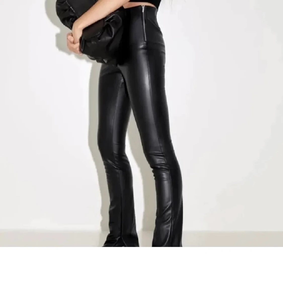 Skinnbyxor med slits  - 91