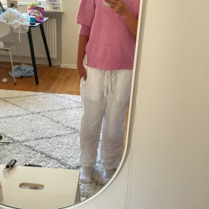 linnebyxor - Säljer mina fina somriga linnebyxor från h&m som är i storlek Xs! Oanvända ( bara testat)💓☀️