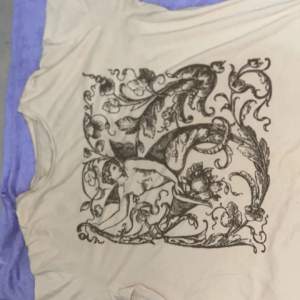 Grunge t-shirt från SHEIN  Sick: använt inte så många gånger! Pris kan diskuteras!🩷💬