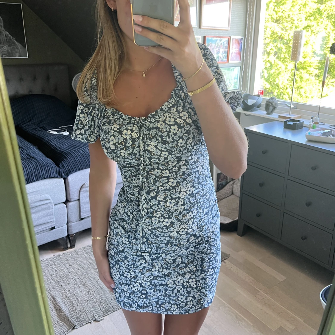 Blå blommig klänning  - 90