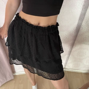 Kjol - Svart kjol, storlek S. Frakt tillkommer, hör av dig vid frågor 💖