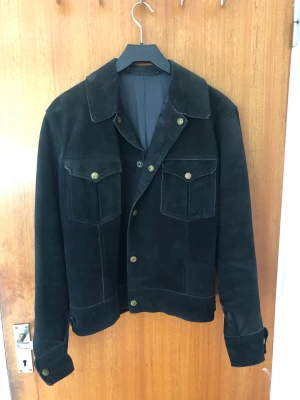 Mockajacka vintage - Snygg vintage-jacka i svart mocka. 