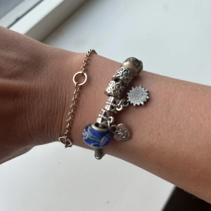 Armband - Säljer dessa super fina armband för 80 kr stycket. Alla 3 för 200 kr❤️