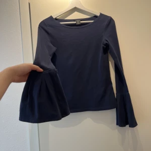 Tröja - Marinblå tröja