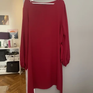 Klänning  - Röd fin klänning! Strl Xl