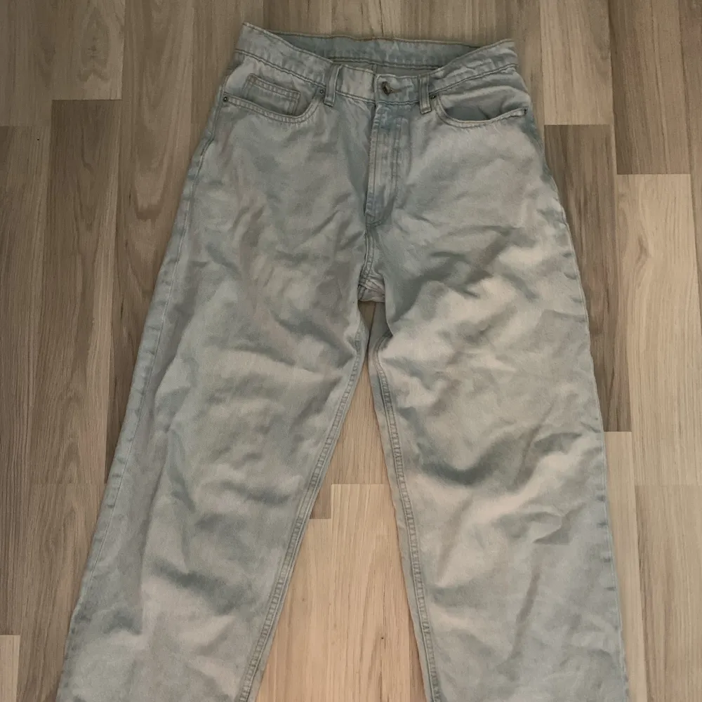 Väldigt bra skick, väldigt baggy.. Jeans & Byxor.