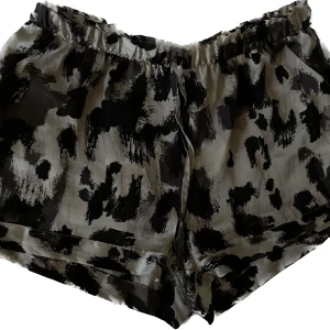 Satin pyjamas shorts  - 🤍Köp 4 tröjor för 200kr + FRI FRAKT 🤍 eller 3 för 2 på alla plagg 