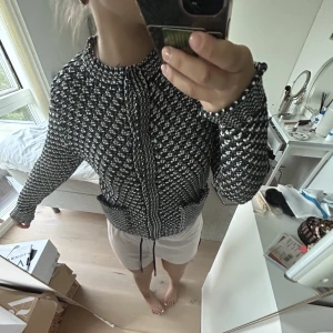 Kofta - As snygg kofta köpt på secondhand. Aldrig använd. 