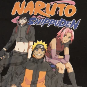 Naruto tshirt - Ny med lappar 
