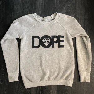 Dope tröja  - En långärmad go tröja i bra skick.