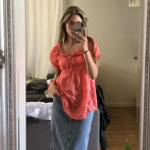 Coral Blus  - SUPER SÖT coral färgad blus