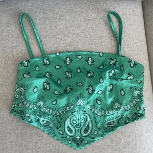 Snygg topp - Snygg topp med knyte ibak, Stl S