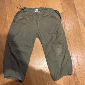 Parachute pants - Storlek 36/32