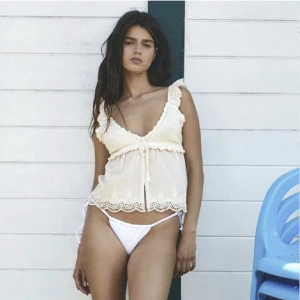 Byte  - Någon som är intresserad av att byta denna topp med mig. Har storleks S men den va lite för stor om nån vill byta mot XS💓💓