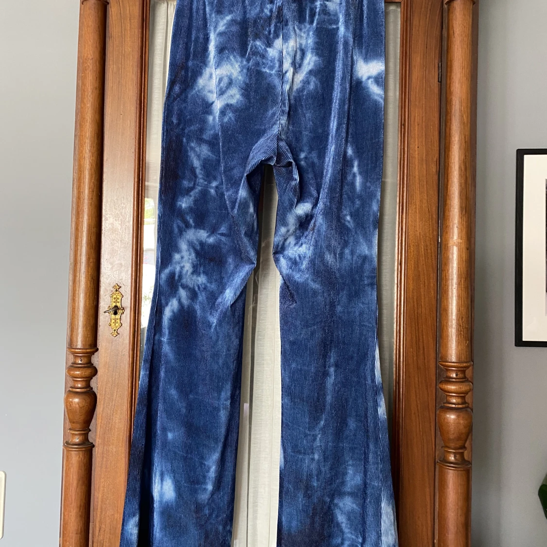 Utsvängda byxor strl S. - 91