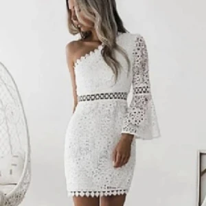 Studentklänning - Vit klänning, helt oanvänd, storlek Small