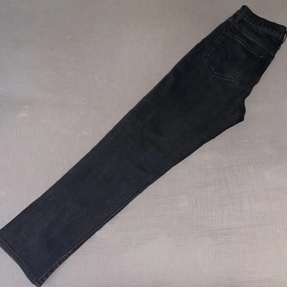 ***price negotiable*** Size: W26 L32 Colour: Black. Jeans & Byxor.