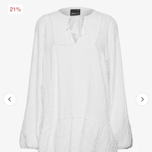 Söker - Söker denna klänning från Gina, i storlek xs eller s