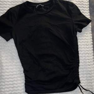 En svart tshirt från zara