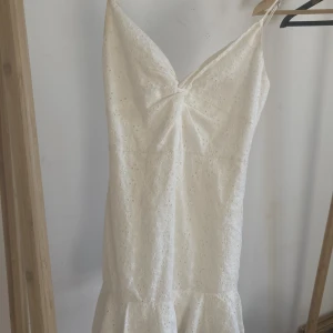 Vit klänning - Vit klänning