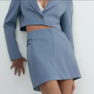 Oanvänd kjol från Zara, nypris vat 359kr