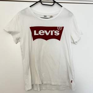 Vit Levis orginal tshirt Stl M