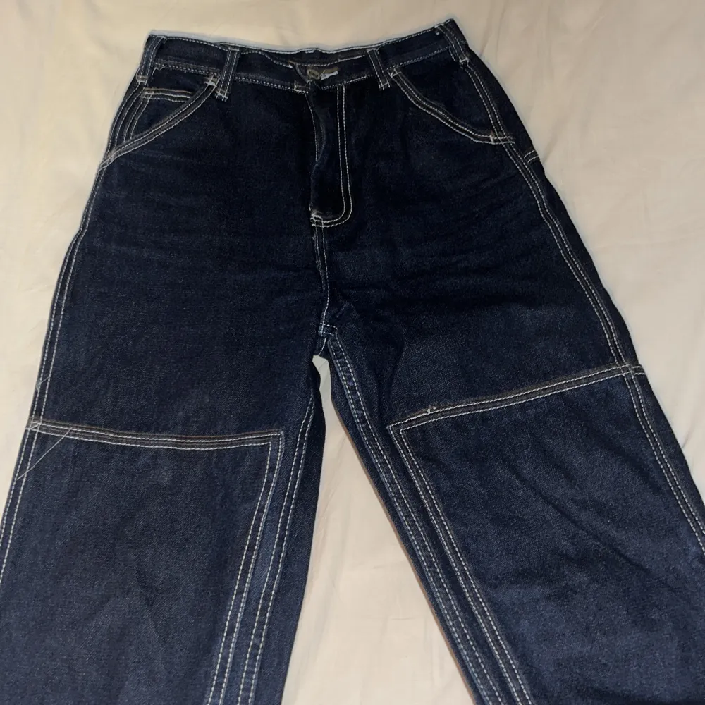 snygga jeans från brandy melville! säljer för billigt pris!!! original pris: 600. Jeans & Byxor.