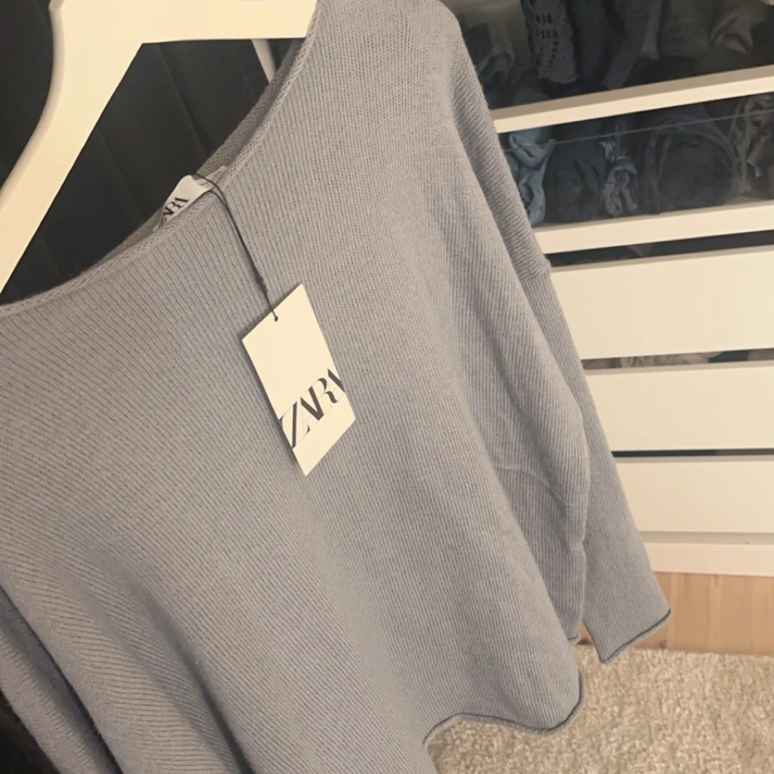 Grå blå tröja - 90