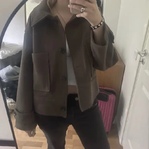 Kappa - Skit snygg kappa ifrån Kappahl, perfekt nu till hösten!!! Tryck på köp nu!!!