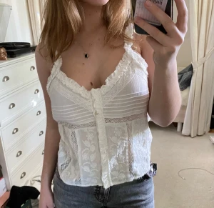 Zara topp - Jättefin zara topp som inte används längre, fortfarande superbra skick!🌸