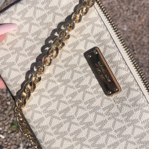 Mk väska - Säljer min äkta mk väska, mycket fint skick!