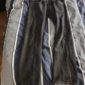 Levis 501 - Säljer levis 501  Bra skick använda  Pris 179