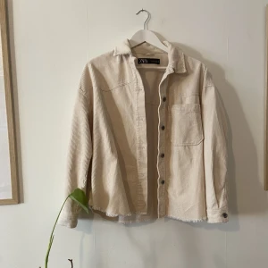 Manchesterjacka Zara - Manchesterjacka/-skjorta från Zara. 