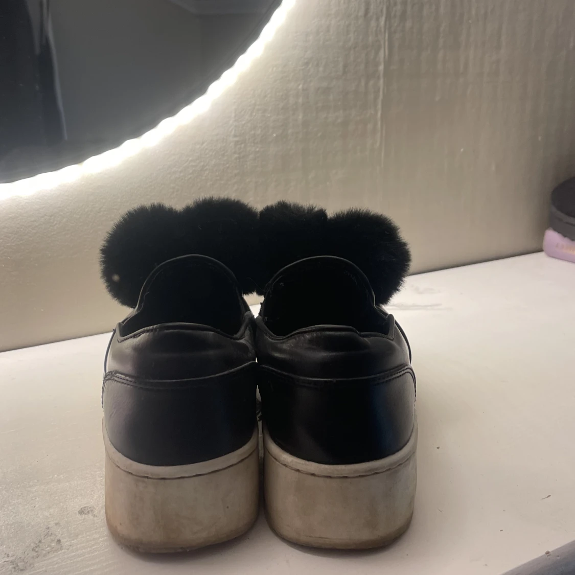 Söta skor med toffsar - 91