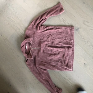 Weekday tröja - Storlek M