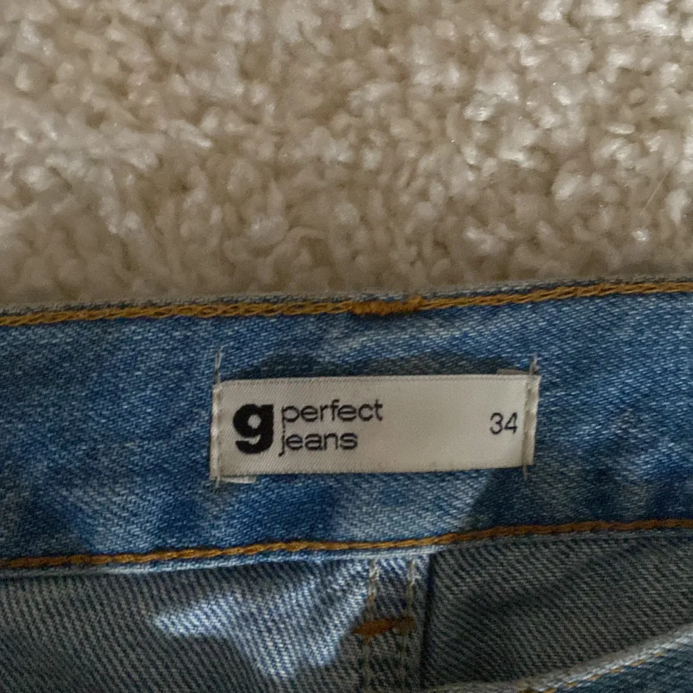 Blåa raka lågmidjade jeans, använda 2 gånger i storlek 34. Frakten betala själv.. Jeans & Byxor.