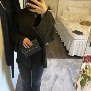 Väska - Jätte söt liten väska! Medföljande axelband finns💗