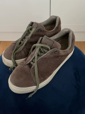 Eytys skor - Eytys skor i modellen doja. Fint men använt skick! Storlek 38