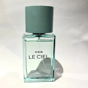 caia parfym le ciel - Härligt fräsch parfym men som inte passar mig!  använd vid ett fåtal tillfällen (se bild)