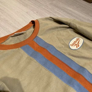 Reebok tröja - Oversized retro Reebok tröja. Inga defekter! 