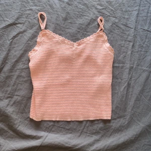 Ljus Rosa topp -  Ljus rosa topp väldigt gullig på sommaren.
