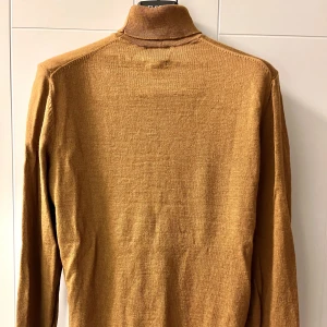 Polotröja  - Mycket fin polotröja från H&M. 