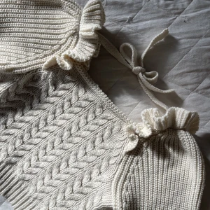 Stickad Zara - I nyskick. Säljes endast till rätt pris. Inga skador eller defekter. Passar XS-S också. DM för mått eller fler bilder  🤍